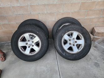 2013  Ram stock rims decent tires