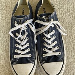Men’s size 11.5 or women’s 13.5 Converse All Star shoes 