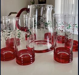 Xmas 8 Large Glasses With Matching Pitcher