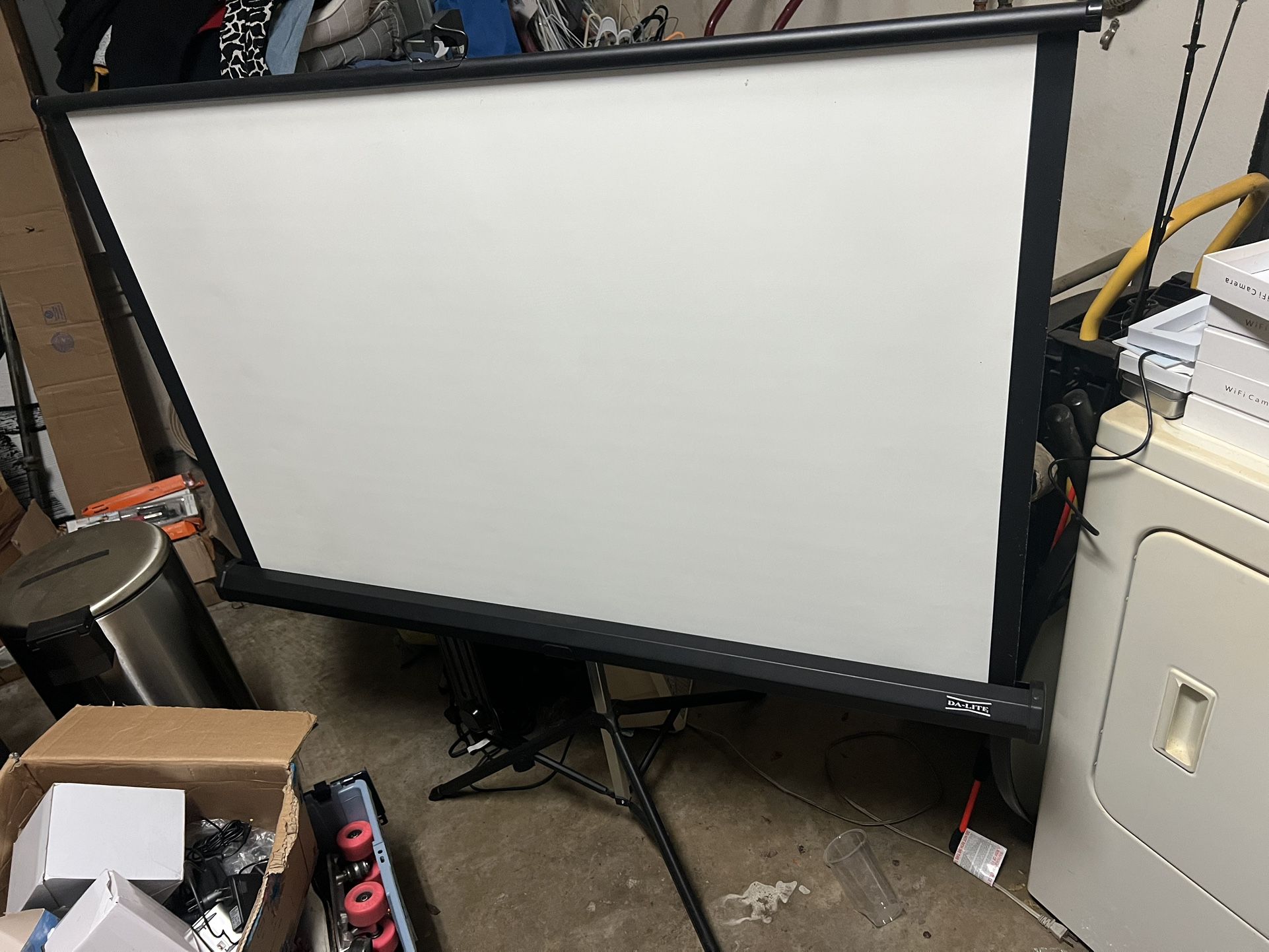 Projector Screen 