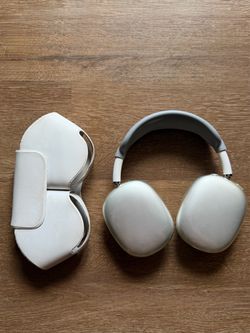(OPEN TO OFFERS) Pre-owned Apple AirPods Max