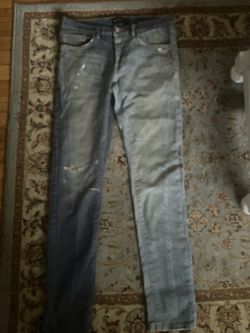 Light/dark washed purple jeans