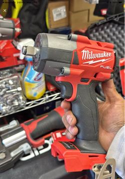 Milwaukee m18 fuel mid torque 1/2 impact wrench tool only