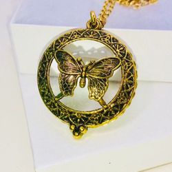 "BEAUTIFUL BUTTERFLY!" AWESOME MAGNIFYING GLASS NECKLACE NEW!