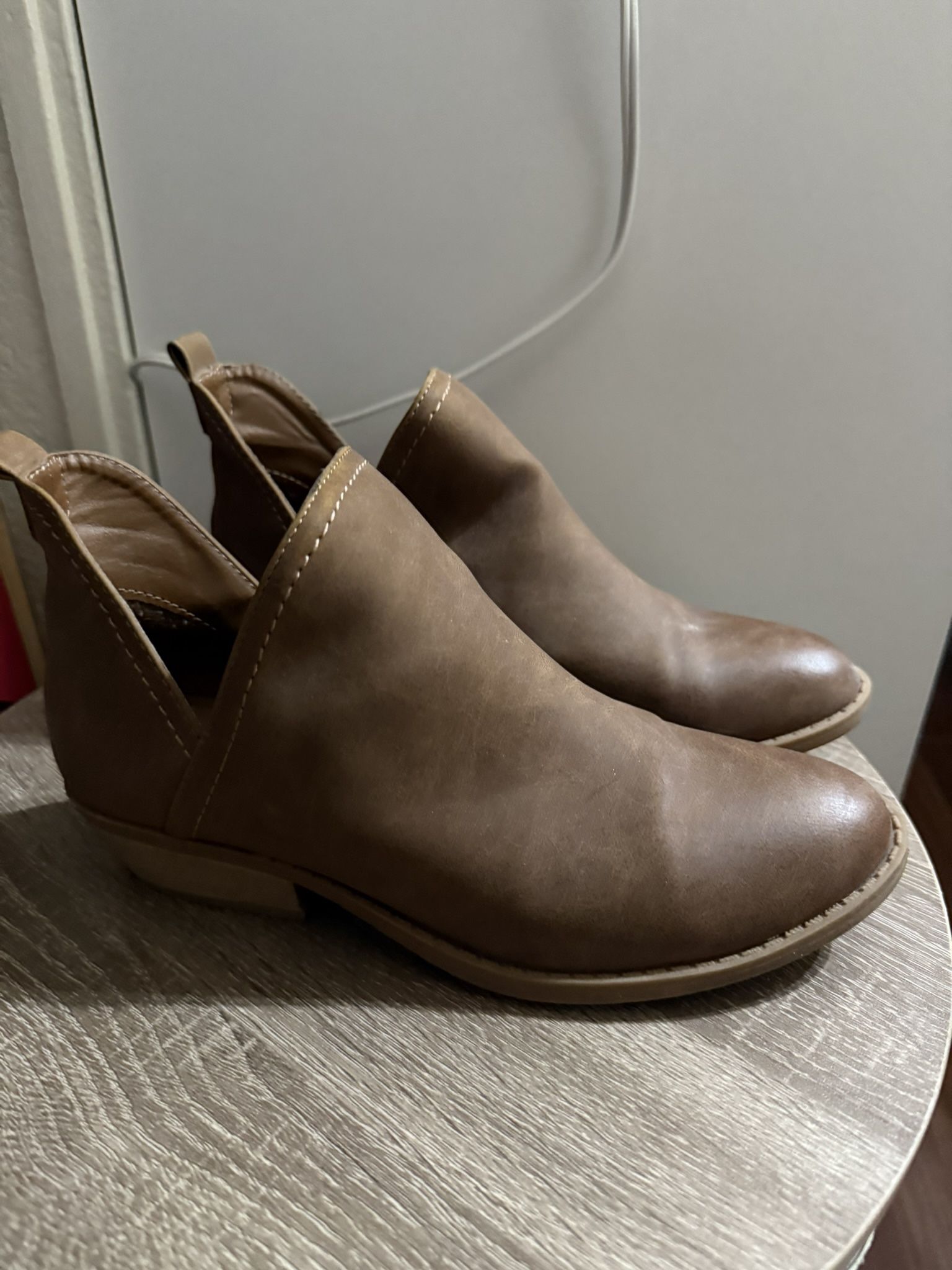 Size 7 Brown Ankle Boots