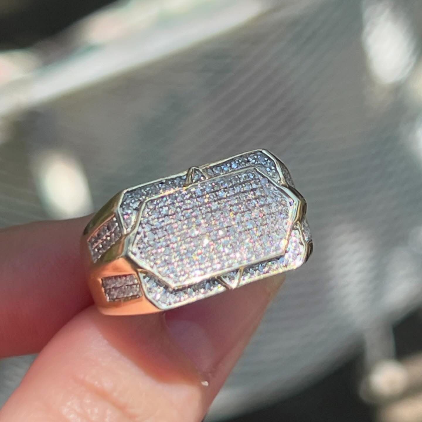 Chunky Solid 10k Gold Men’s Ring! 1ct Of Natural Diamonds