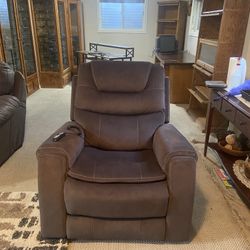 Mega Motion Lift Chair – Great Condition!🤎