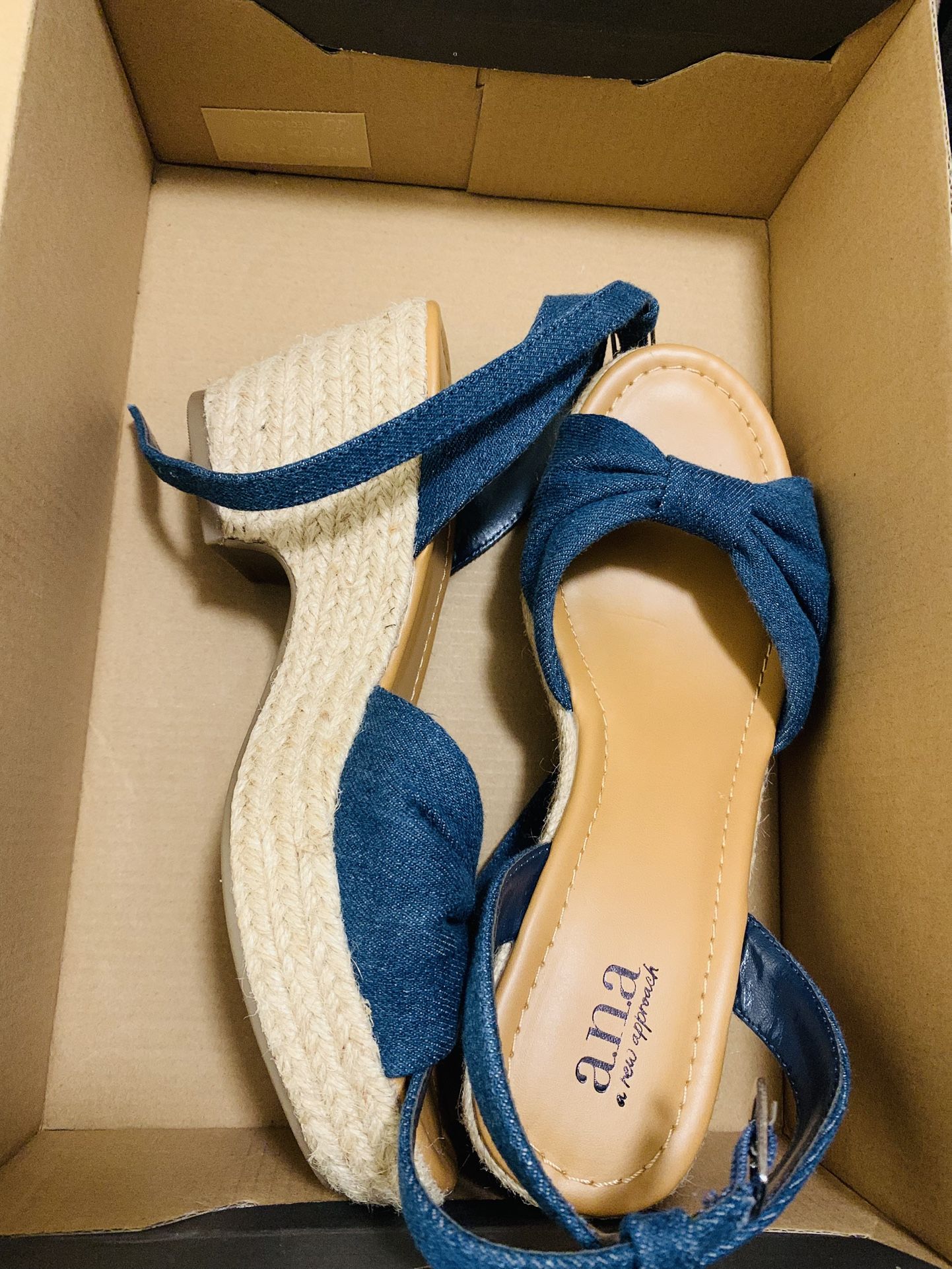 A.n.a Women Shoes 6 1/2 New $20