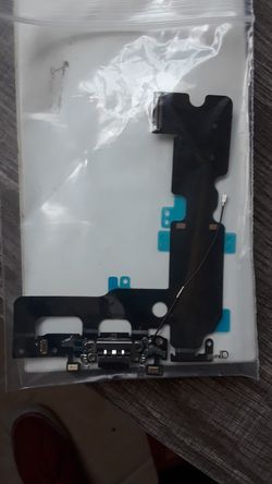 IPhone 7 charge port