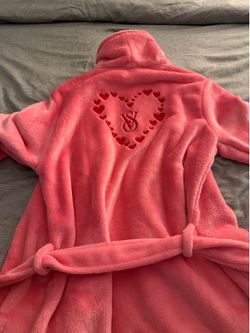 Brand New Victoria’s Secret Pink Heart Robe