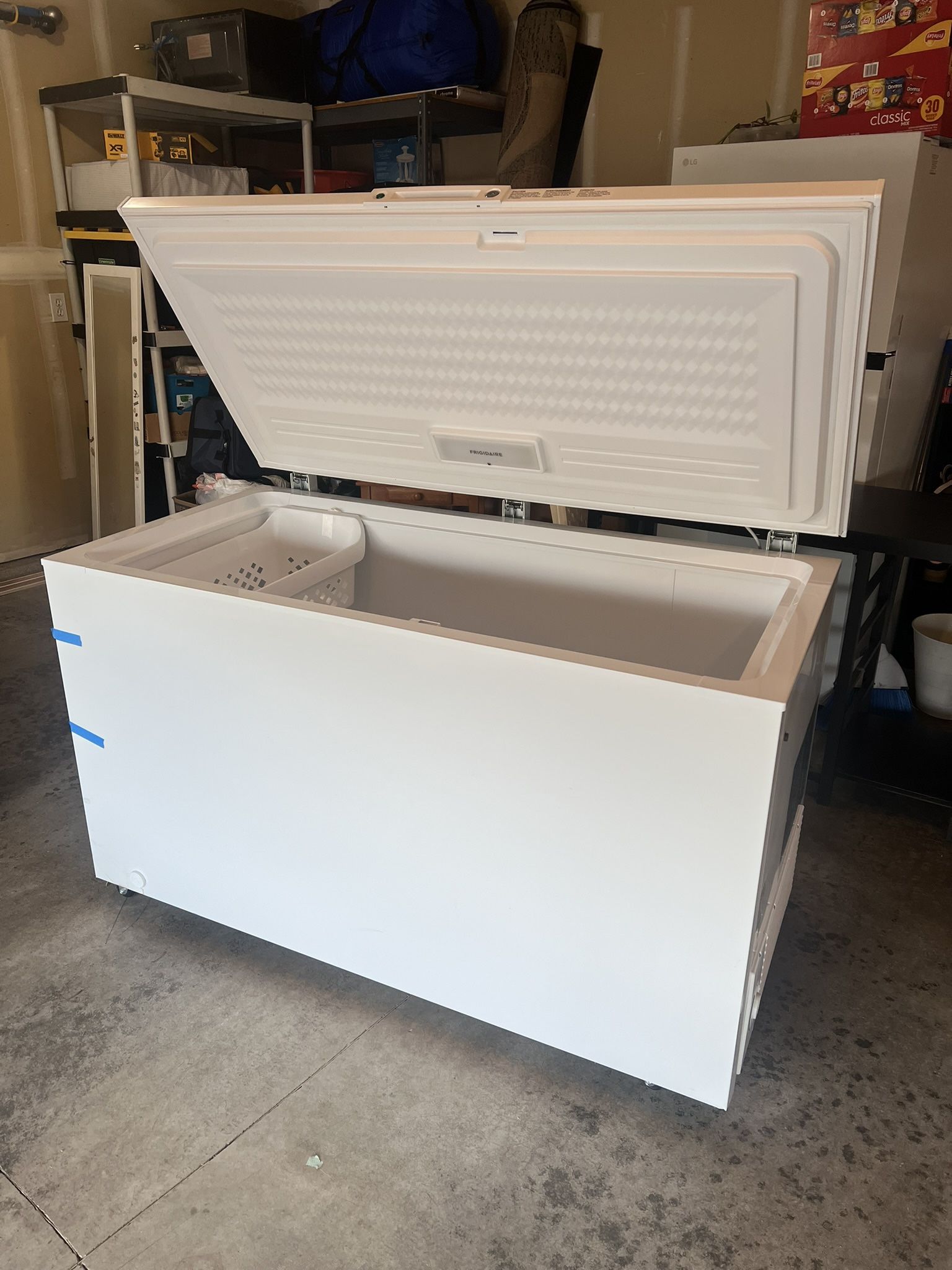 Frigidaire 15cu. Ft. Chest freezer 