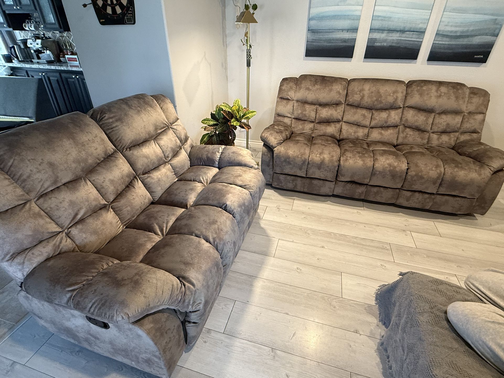 Brand New 2-Piece Reclining Sofa Set – NEVER USED