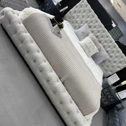 ✨️ King, Cal King, Queen Bed Frame ✨️ Furniture Sectionals, Bedrooms, Dining Avail
