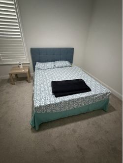 Queen bedframe used like new
