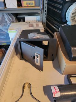Wall Mount Wall Safe With Keys And Bolts