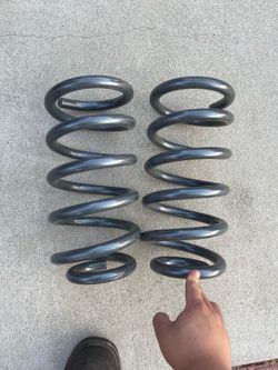 Maxtrac 1” front lowering spring for 07-13 Silverado