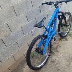 Santa Cruz bullit downhill mountain bike