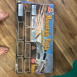 Mountain Vista express HO train set