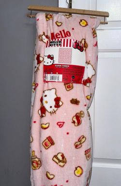 hello kitty apple cinnamon blanket 