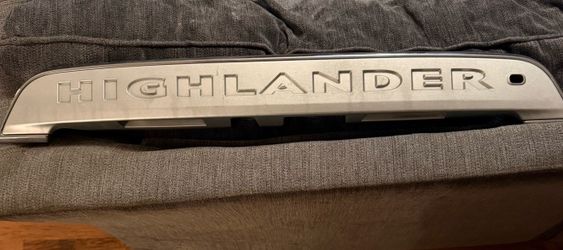 Toyota Highlander Liftgate Trim