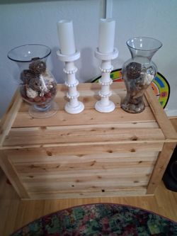 2 vases 2 candle stands