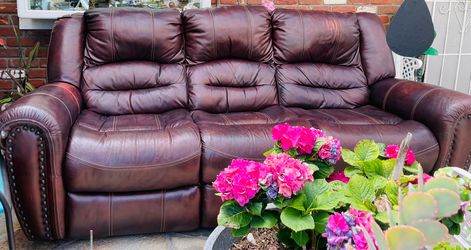 Free Couch 🛋️