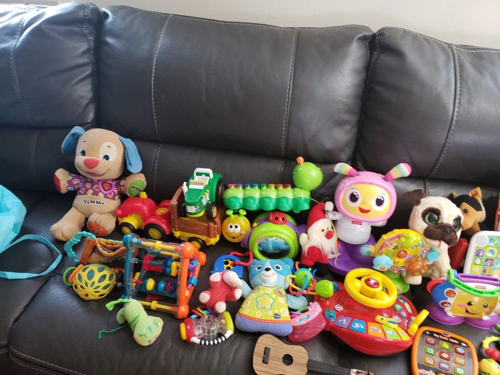 Toys lot take everything more then 100 toys