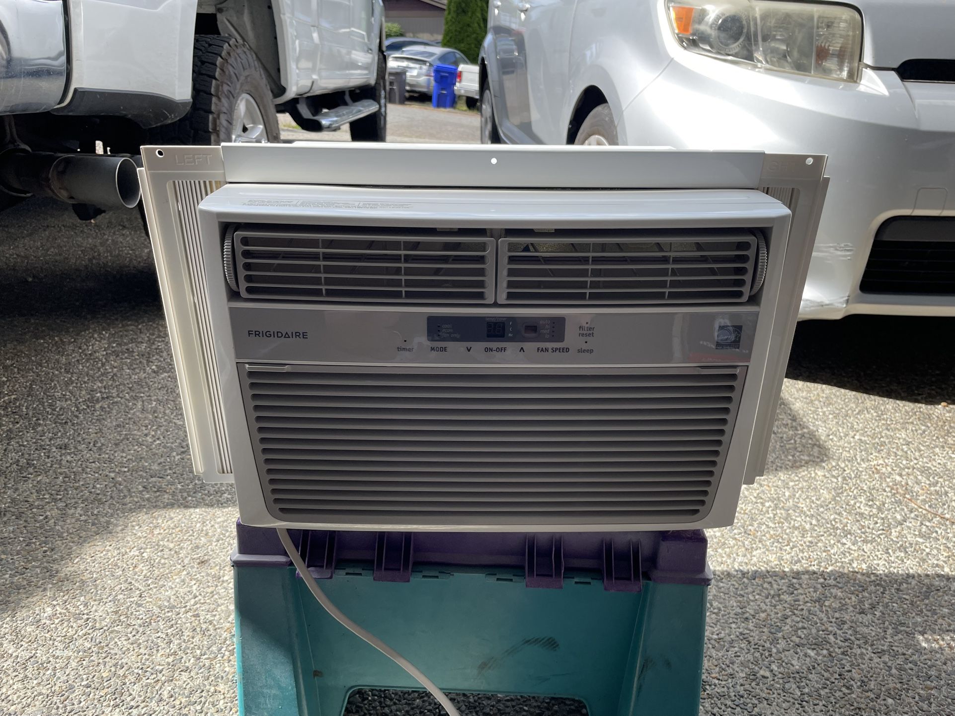 6000 BTU Frigidaire Window Air Conditioner