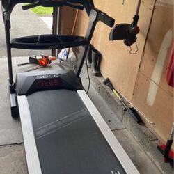 Sole-F80-Folding-Treadmill 
