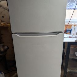 Frigidaire Top Freezer 