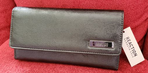 Kenneth Cole Tried and True Clutch Wallet NWT