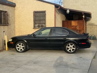 2000 Nissan Maxima · SE - Clean title $1500 OBO