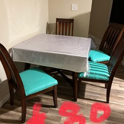 Mesa De Comedor De Madera Color Café 