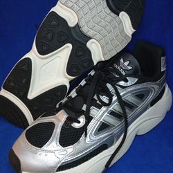 Men's Size 10.5 Adidas Ozmillen Silver And Black 