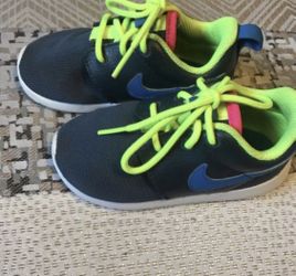 Nike Roshe SHOES !