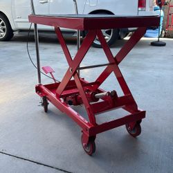 Forklift hydraulic table 