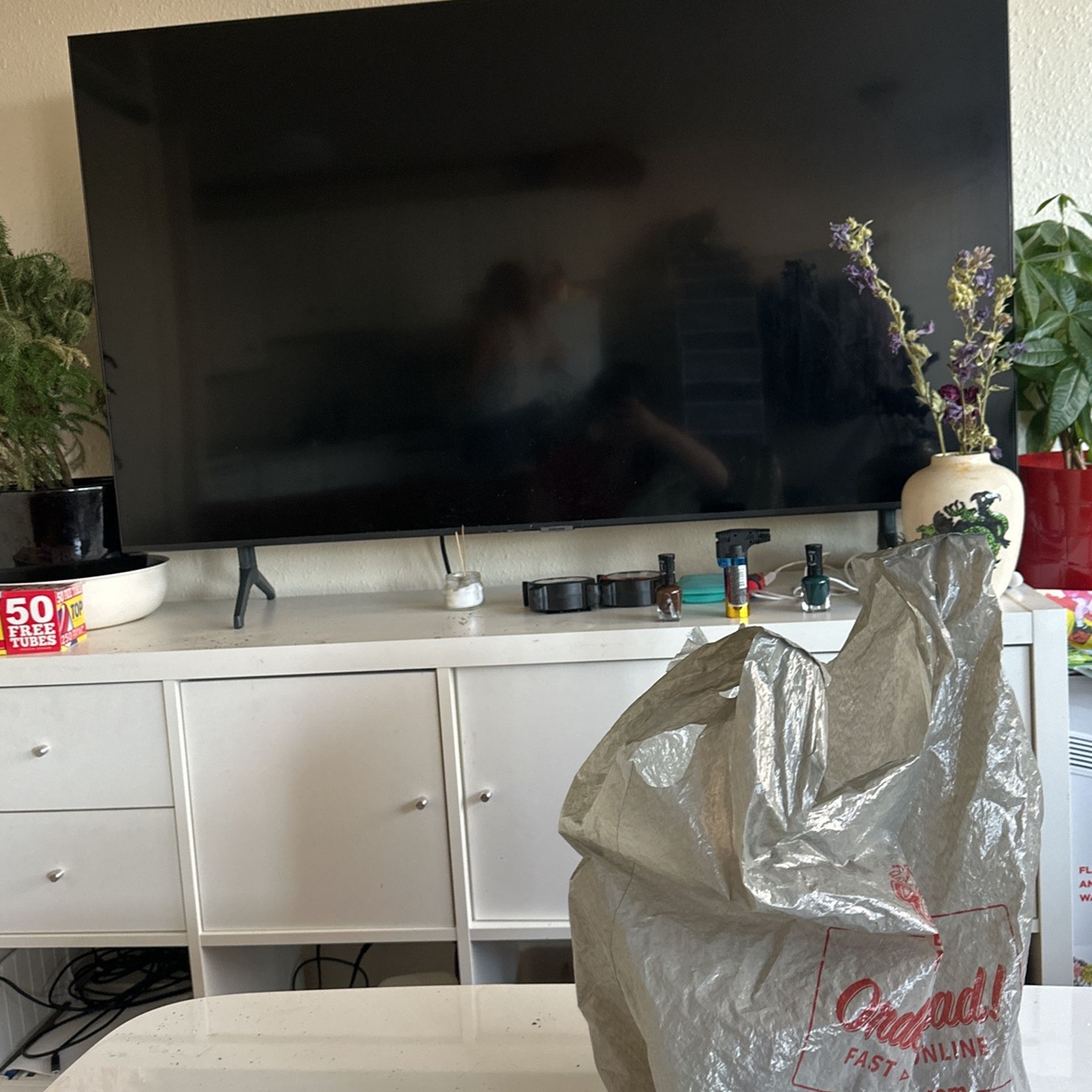 59” Samsung Smart Tv Series 6