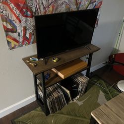 32” Tv Television And Modern  Entertainment Stand 