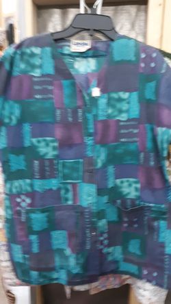Scrub shirt size medium multiple color theme
