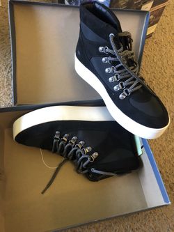 Ladies Sport Shoe Size 8.5
