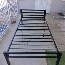 Unused Black Metal Twin-size Bed Frame