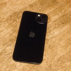 iPhone 13 (iCloud Locked) – Good Condition – For Parts or Repair  