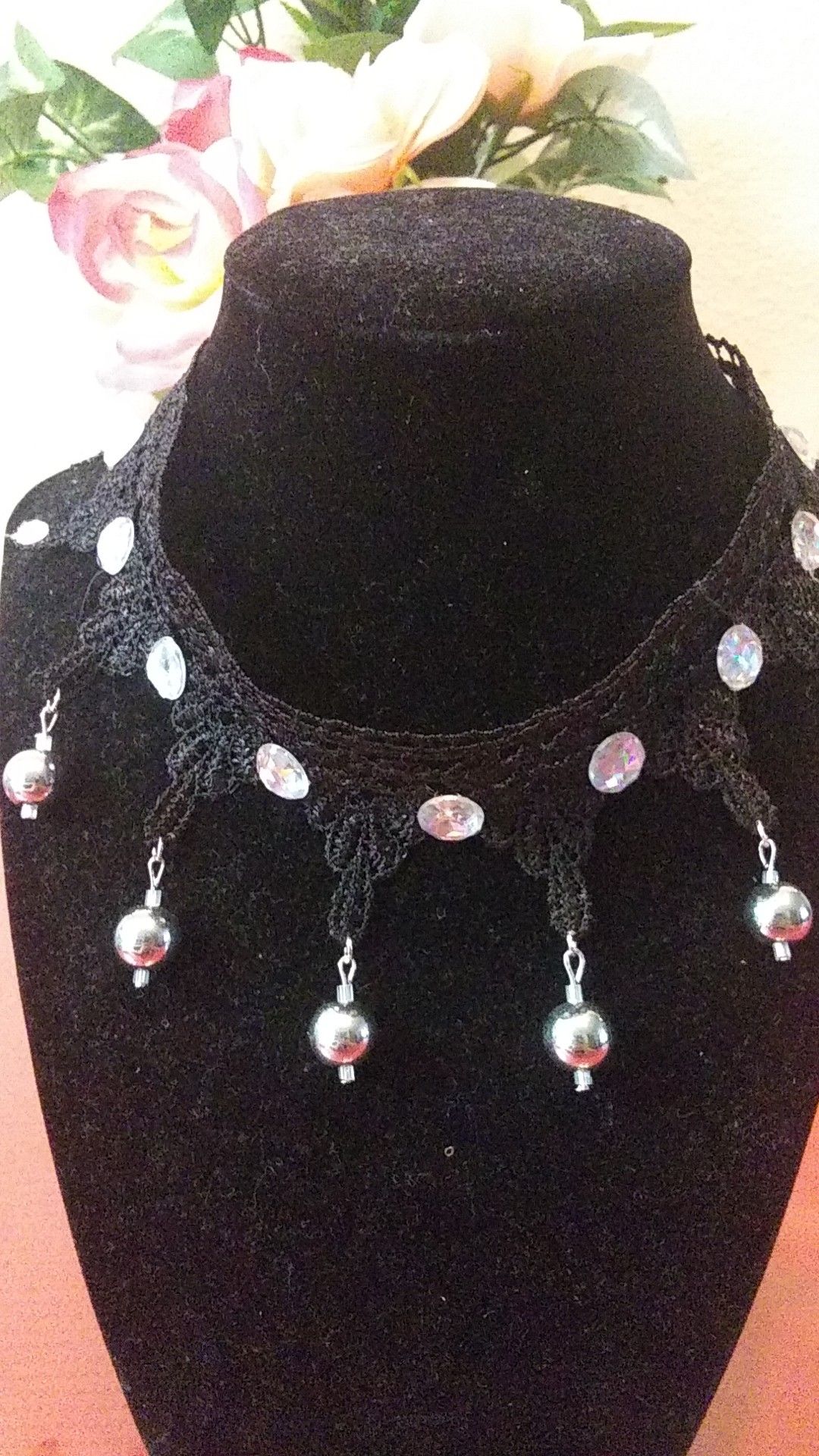 Choker necklace