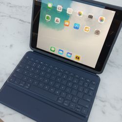 NIGHT SALE — iPad 9th Gen Bundle (Ready NOW) — East Bakersfield Pickup