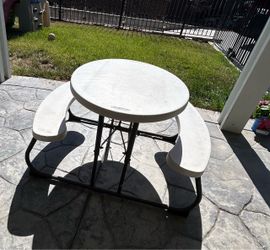 Picnic kids table