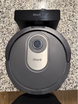 Shark IQ Navigator vacccum