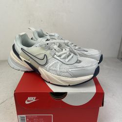 Nike Womens V2K Run