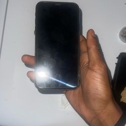 Iphone 11 64GB UNLOCKED TO SIM CARRIER 