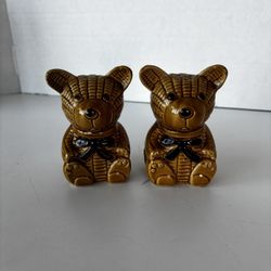 Vintage Brown Bear Salt and Pepper Shakers Taiwan 3”