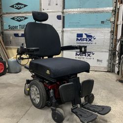 Quantum Q6 Edge I-level Power Chair